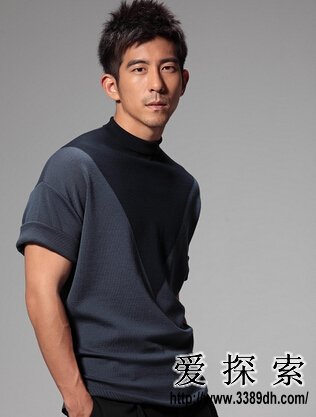 贾静雯二胎女儿正面照首曝光 大眼像妈妈