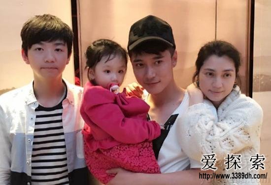 28岁当继父,娶大他十岁绯闻不断女星为妻,今幸福让人眼红。